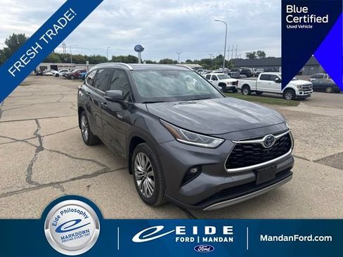 Used 2021 Toyota Highlander Platinum AWD/4WD image 1