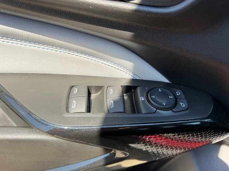 Used 2025 Chevrolet Trax LT FWD image 16