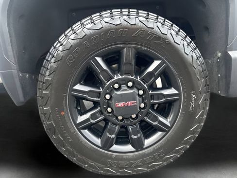 Used 2024 GMC Sierra 2500 AT4 w/ AT4 Preferred Package AWD/4WD image 39