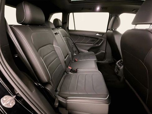 Used 2023 Volkswagen Tiguan SEL R-Line image 21