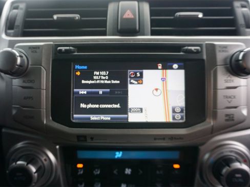 Used 2016 Toyota 4Runner Limited image 9