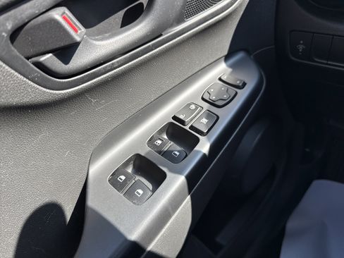 Used 2019 Hyundai Kona SE AWD/4WD image 15