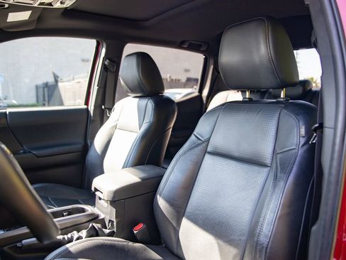 Used 2022 Toyota Tacoma TRD Off-Road w/ TRD Premium Off Road Package image 14