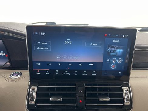 Used 2023 Lincoln Navigator Reserve image 12