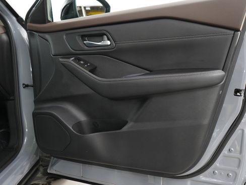 Used 2023 Nissan Rogue SV w/ SV Premium B Package AWD/4WD image 9