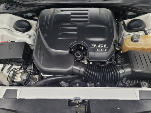 Used 2020 Dodge Challenger SXT RWD image 30