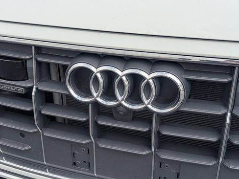 Used 2022 Audi Q8 Premium Plus w/ Premium Plus Package image 10