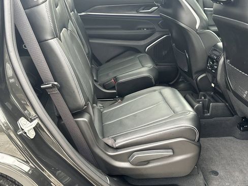 Used 2024 Jeep Grand Cherokee L Overland w/ Advanced Protech Group III image 16