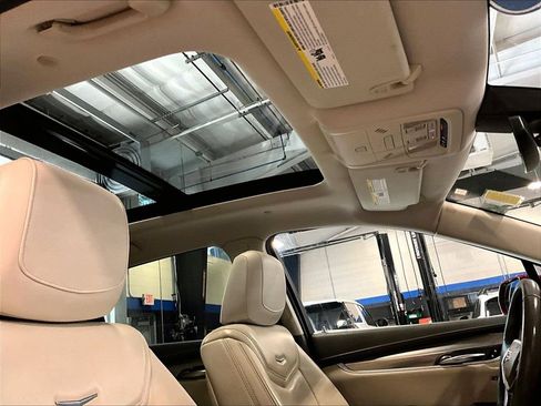 Used 2017 Cadillac XT5 Luxury w/ Driver Awareness Package AWD/4WD image 23