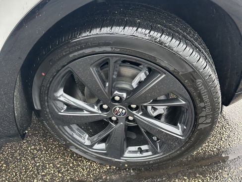 New 2025 Buick Envision Sport Touring image 9