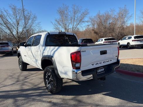 Used 2019 Toyota Tacoma TRD Off-Road image 5