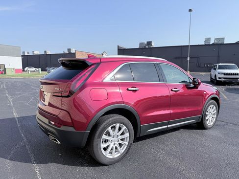 Used 2023 Cadillac XT4 Luxury w/ Cold Weather Package AWD/4WD image 5