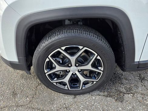Used 2024 Jeep Compass Limited AWD/4WD image 10