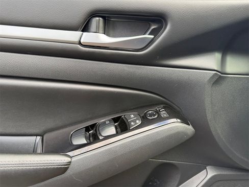Used 2023 Nissan Altima 2.5 SV image 19