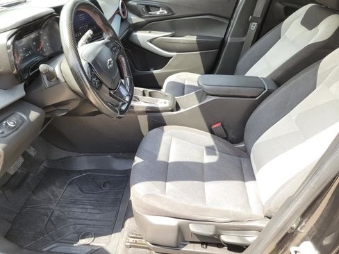 Used 2025 Chevrolet Trax RS w/ Driver Confidence Package FWD image 20