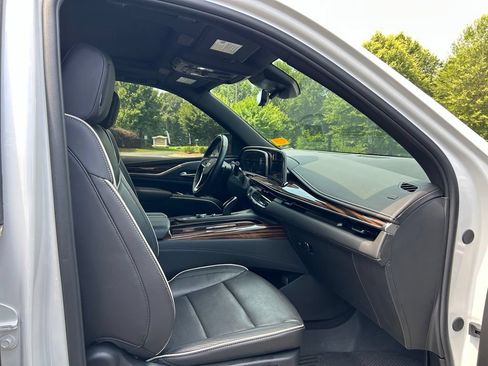 Used 2024 Cadillac Escalade Premium Luxury w/ Performance Package AWD/4WD image 43