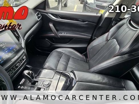 Used 2017 Maserati Ghibli S Q4 AWD/4WD image 35