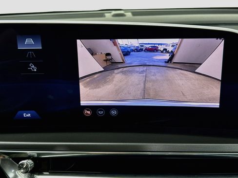 Used 2024 Cadillac Lyriq Tech AWD/4WD image 16