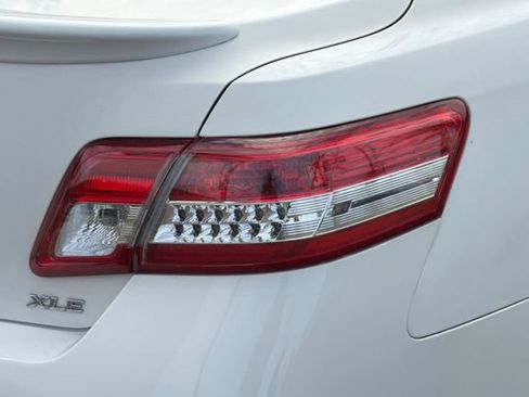 Used 2011 Toyota Camry XLE w/ SE/XLE Extra-Value Pkg FWD image 32