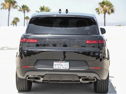 Used 2025 Land Rover Range Rover Sport SE AWD/4WD image 6