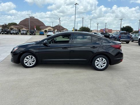 Used 2020 Hyundai Elantra SE w/ Cargo Package (C1) FWD image 4