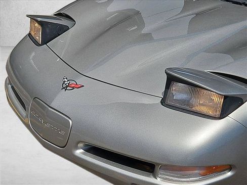 Used 2001 Chevrolet Corvette Convertible w/ Preferred Equipment Group2 RWD image 29