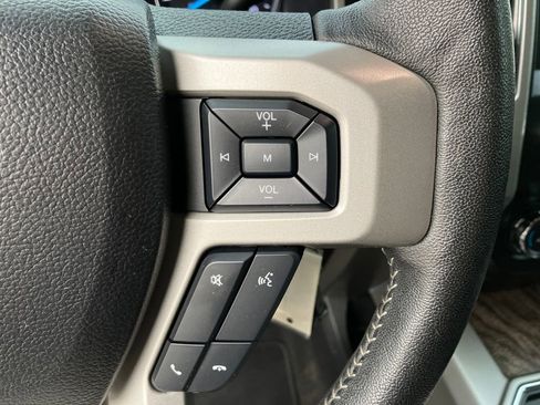 Certified 2019 Ford F250 Lariat w/ Chrome Package image 18