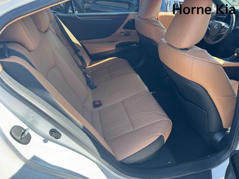 Used 2024 Lexus ES 300h w/ Luxury Package FWD image 27