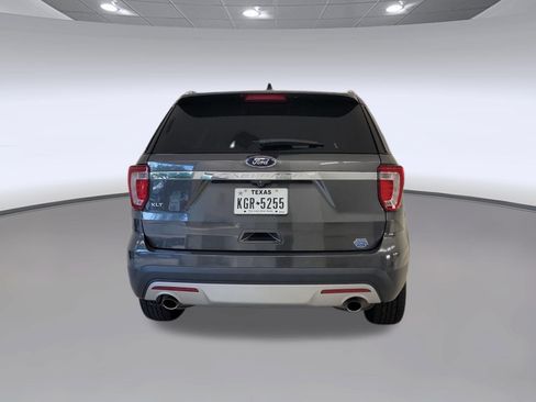 Used 2017 Ford Explorer XLT w/ Equipment Group 202A FWD image 8