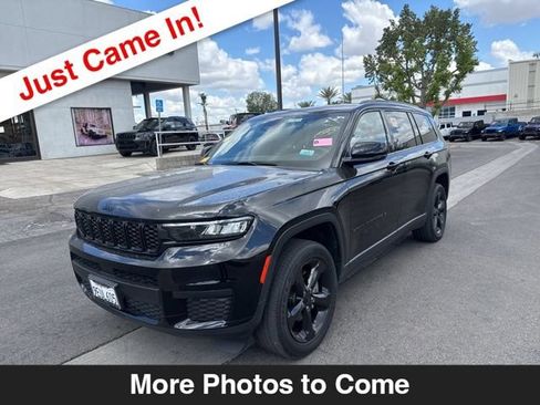 Certified 2023 Jeep Grand Cherokee L Laredo RWD image 1