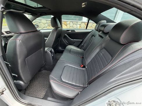 Used 2013 Volkswagen Jetta GLI Autobahn FWD image 23