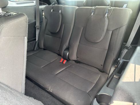 Used 2020 Ford Explorer XLT w/ Comfort Package image 12