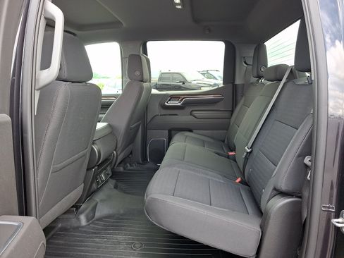 Used 2022 Chevrolet Silverado 1500 LT AWD/4WD image 10