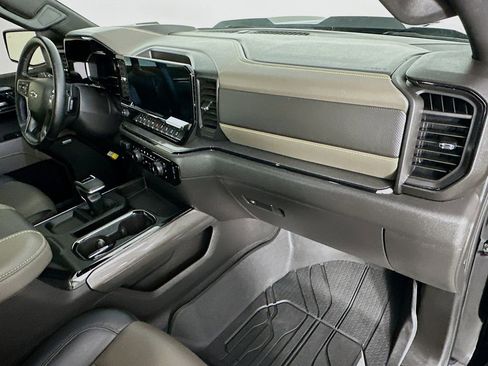 Used 2025 Chevrolet Silverado 1500 ZR2 w/ Technology Package AWD/4WD image 32