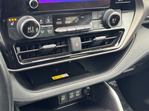 Used 2023 Toyota Highlander XLE image 33