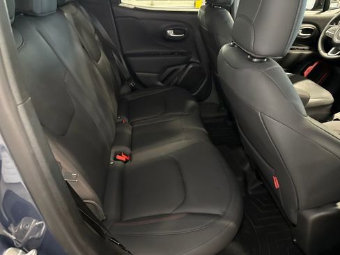 Used 2023 Jeep Renegade Trailhawk w/ Trailhawk Elite Group AWD/4WD image 13