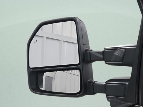 Used 2025 Ford F250 Platinum image 26