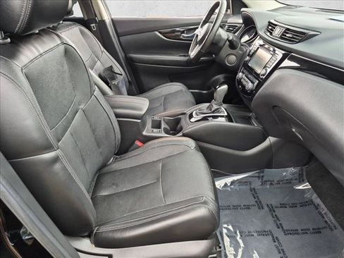 Used 2017 Nissan Rogue Sport SL FWD image 22