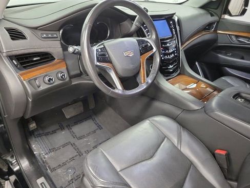 Used 2020 Cadillac Escalade Luxury AWD/4WD image 20