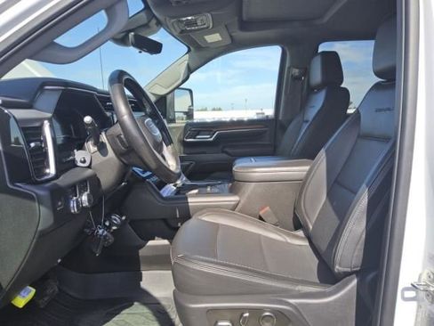 Used 2024 GMC Sierra 2500 Denali w/ Denali Reserve Package AWD/4WD image 5