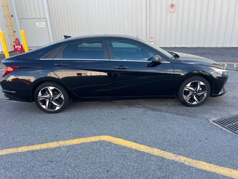 Used 2021 Hyundai Elantra Limited FWD image 4