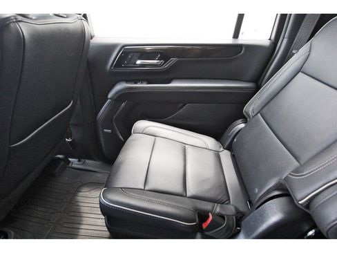 Used 2025 GMC Yukon XL Elevation w/ LPO, Floor Liner Package RWD image 12