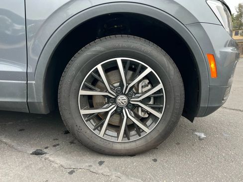 Used 2021 Volkswagen Tiguan SE image 10