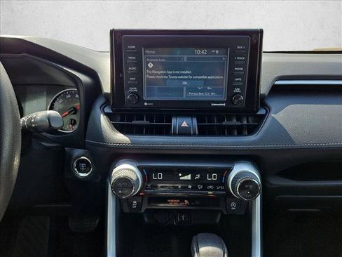 Used 2021 Toyota RAV4 XLE FWD image 15