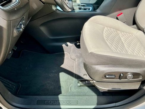 Used 2021 Chevrolet Equinox LT FWD image 42