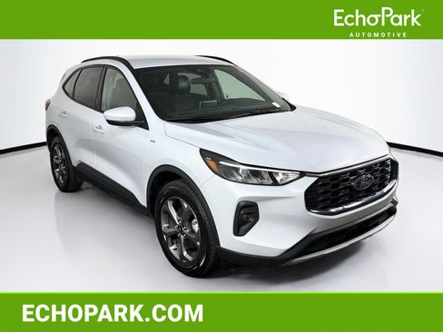 Used 2025 Ford Escape ST-Line Select AWD/4WD image 1