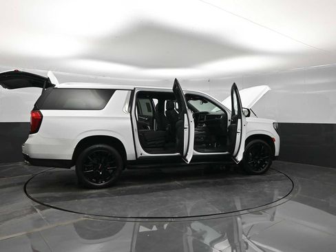 Used 2022 GMC Yukon XL Denali AWD/4WD image 43