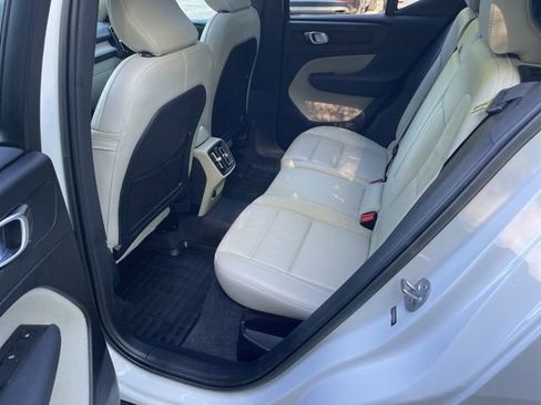 Certified 2023 Volvo XC40 B5 Plus w/ Protection Package Premier image 12