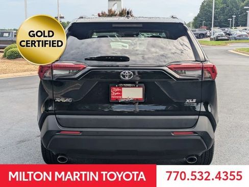 Used 2023 Toyota RAV4 XLE Premium FWD image 10