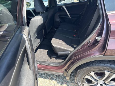 Used 2017 Toyota RAV4 LE AWD/4WD image 20